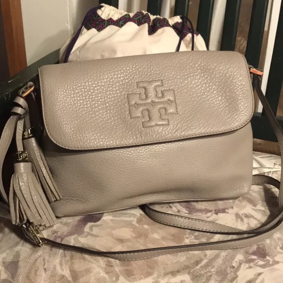 tory burch thea messenger